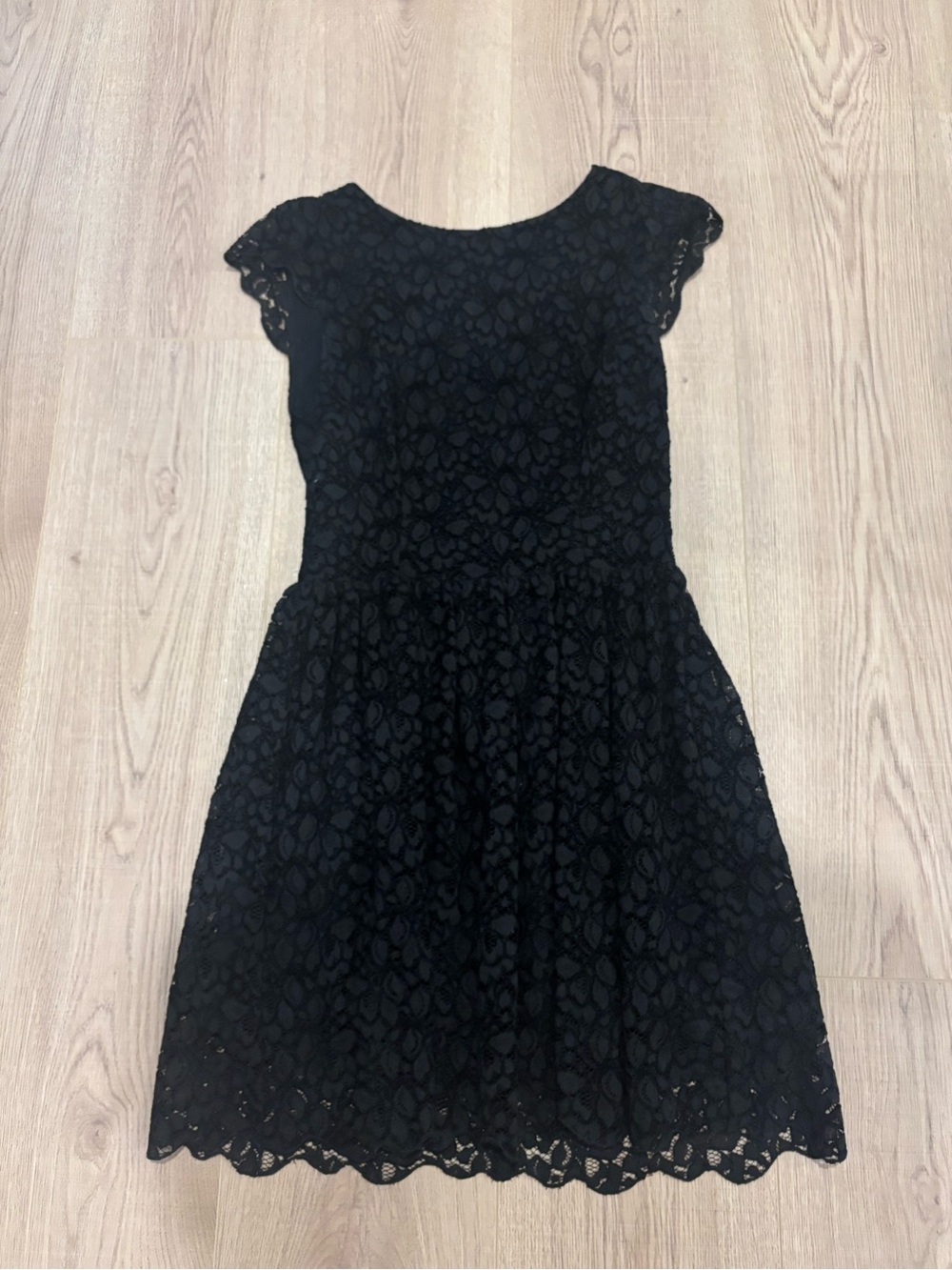 Talula Black Lace Cap-Sleeve Party Dress